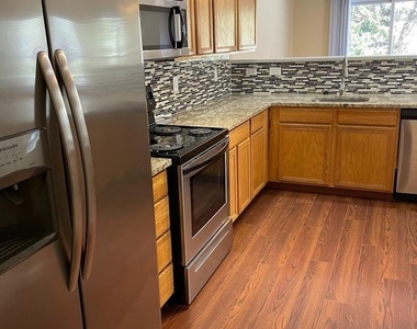 673 Warren Drive - Photo Thumbnail 11