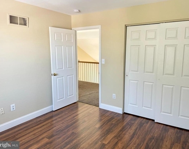 673 Warren Drive - Photo Thumbnail 16