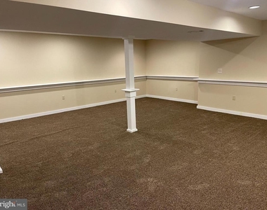 673 Warren Drive - Photo Thumbnail 21