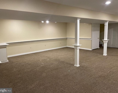 673 Warren Drive - Photo Thumbnail 22