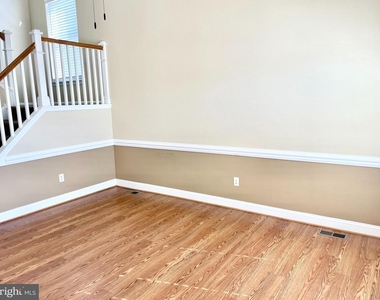 673 Warren Drive - Photo Thumbnail 7