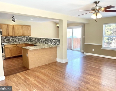 673 Warren Drive - Photo Thumbnail 13