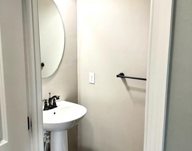 210 Parker Drive - Photo Thumbnail 10