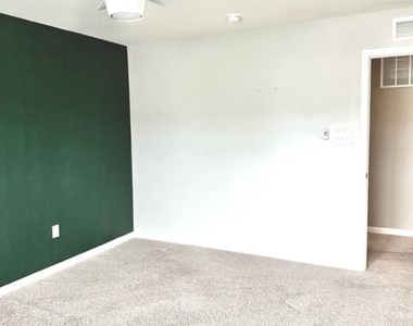 210 Parker Drive - Photo Thumbnail 20