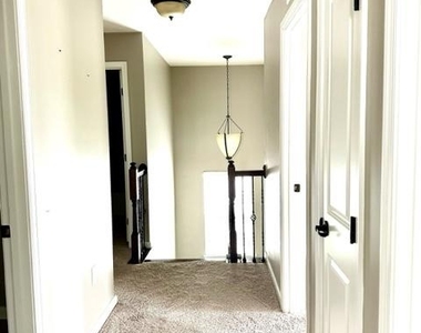 210 Parker Drive - Photo Thumbnail 11