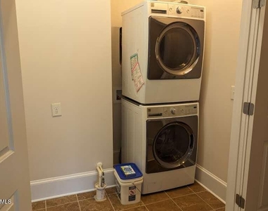 375 Avett Drive - Photo Thumbnail 13