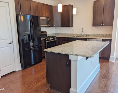 375 Avett Drive - Photo Thumbnail 5