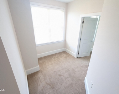 375 Avett Drive - Photo Thumbnail 17