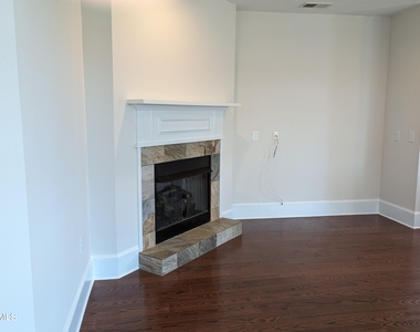375 Avett Drive - Photo Thumbnail 4