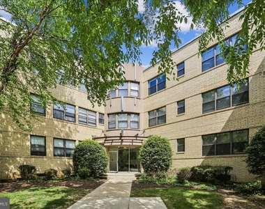 212 Oakwood Street Se - Photo Thumbnail 1