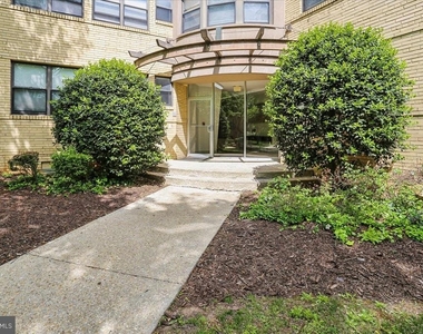 212 Oakwood Street Se - Photo Thumbnail 6