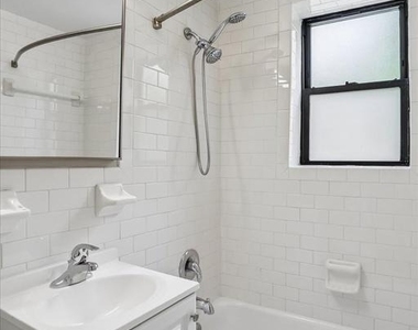 212 Oakwood Street Se - Photo Thumbnail 35
