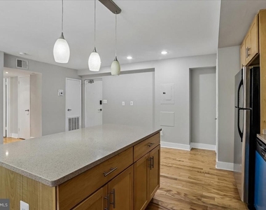 212 Oakwood Street Se - Photo Thumbnail 14