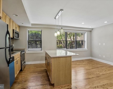 212 Oakwood Street Se - Photo Thumbnail 10