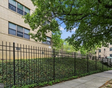 212 Oakwood Street Se - Photo Thumbnail 7