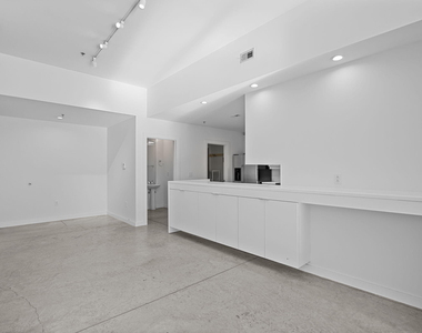 319 Fayetteville Street - Photo Thumbnail 12