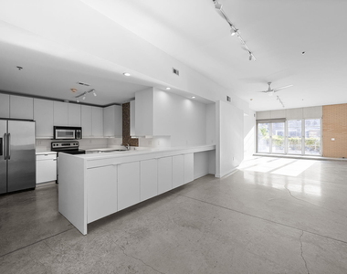 319 Fayetteville Street - Photo Thumbnail 4