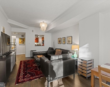 1080 Wisconsin Avenue Nw - Photo Thumbnail 6