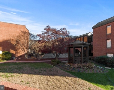 1080 Wisconsin Avenue Nw - Photo Thumbnail 23
