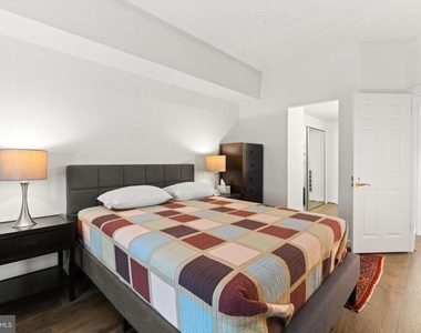 1080 Wisconsin Avenue Nw - Photo Thumbnail 19
