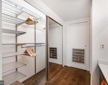 1080 Wisconsin Avenue Nw - Photo Thumbnail 16