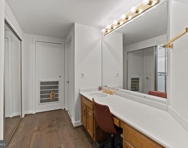 1080 Wisconsin Avenue Nw - Photo Thumbnail 17