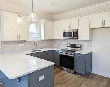 701 Grant Street - Photo Thumbnail 15