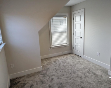 701 Grant Street - Photo Thumbnail 9
