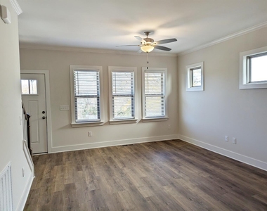 701 Grant Street - Photo Thumbnail 1