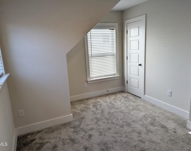 701 Grant Street - Photo Thumbnail 21