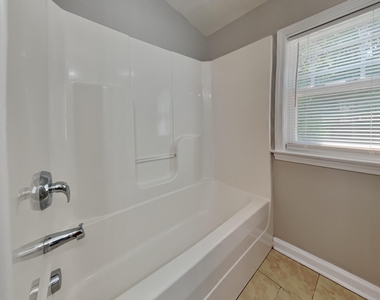 308 Collinsworth Drive - Photo Thumbnail 17