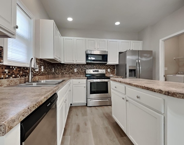 308 Collinsworth Drive - Photo Thumbnail 4
