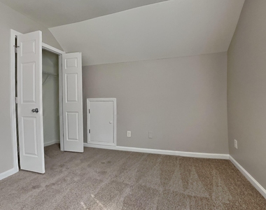 308 Collinsworth Drive - Photo Thumbnail 13