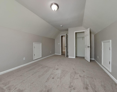 308 Collinsworth Drive - Photo Thumbnail 12