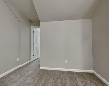 308 Collinsworth Drive - Photo Thumbnail 18