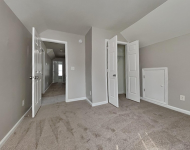 308 Collinsworth Drive - Photo Thumbnail 15