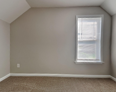 308 Collinsworth Drive - Photo Thumbnail 14