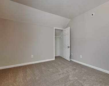 308 Collinsworth Drive - Photo Thumbnail 10