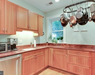 720 C Street Ne - Photo Thumbnail 8