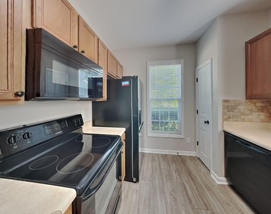 557 Mccarthy Drive - Photo Thumbnail 4