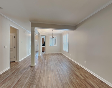 557 Mccarthy Drive - Photo Thumbnail 2