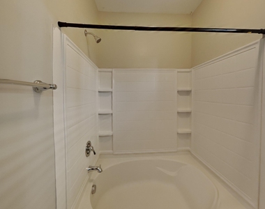 557 Mccarthy Drive - Photo Thumbnail 9