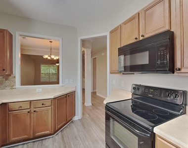 557 Mccarthy Drive - Photo Thumbnail 5