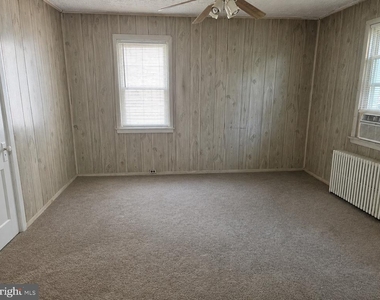 4212 Clay Street Ne - Photo Thumbnail 10