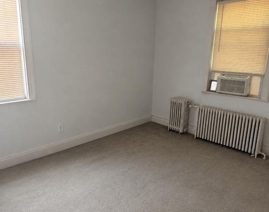 4212 Clay Street Ne - Photo Thumbnail 14