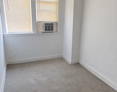 4212 Clay Street Ne - Photo Thumbnail 13