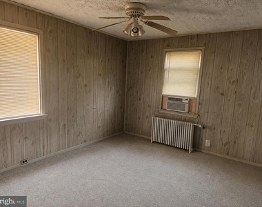 4212 Clay Street Ne - Photo Thumbnail 9