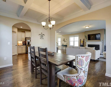 207 Maple Walk Street - Photo Thumbnail 9