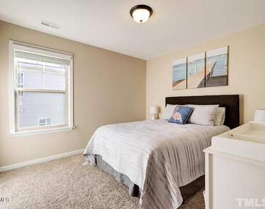 207 Maple Walk Street - Photo Thumbnail 18