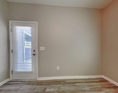 156 Lakemont Drive - Photo Thumbnail 3